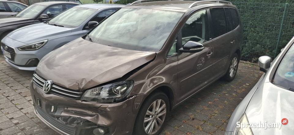 Ładny Volkswagen Touran II generacja 2012