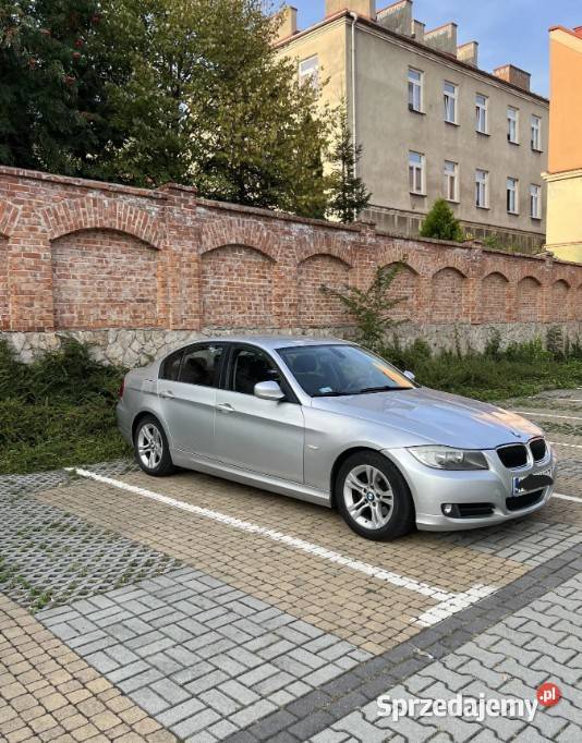 BMW Seria 3 E90 lift titansilber 318D Rok produkcji 2009 Seria 3 Dąbrowa Tarnowska