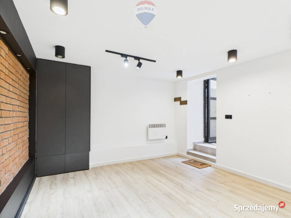 Lokal użytkowy w kamienicy centrum 21m2 Wynajem Warszawa sprzedam
