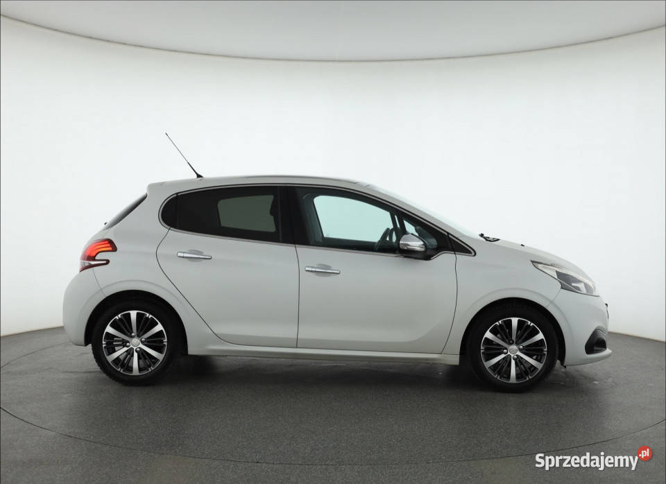 Peugeot 208 12 PureTech Piaseczno sprzedam