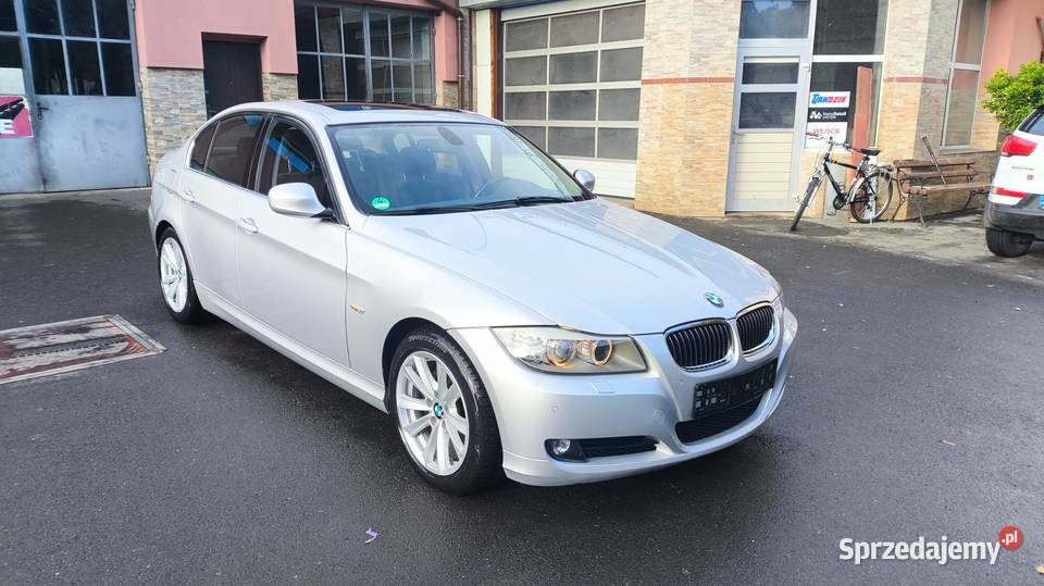 BMW 325i 30 benzyna 218 2011r Rok produkcji 2011 Seria 3 Rzeszów