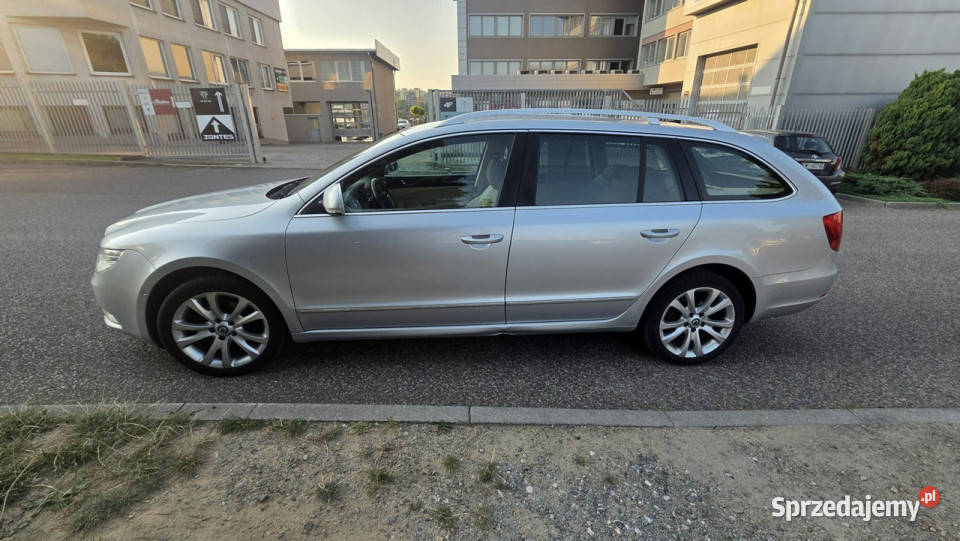 koda Superb Skoda SuperB kombi na raty wynajem srebrny Kraków
