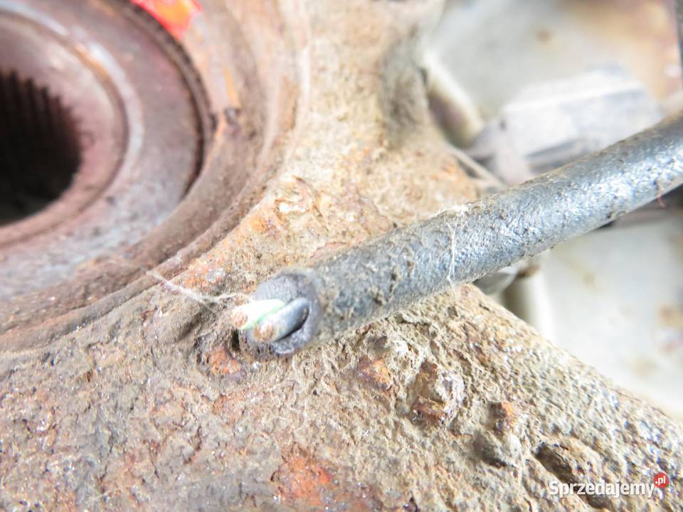 PIASTA PRAWY PRZÓD SKODA OCTAVIA II 20 RS