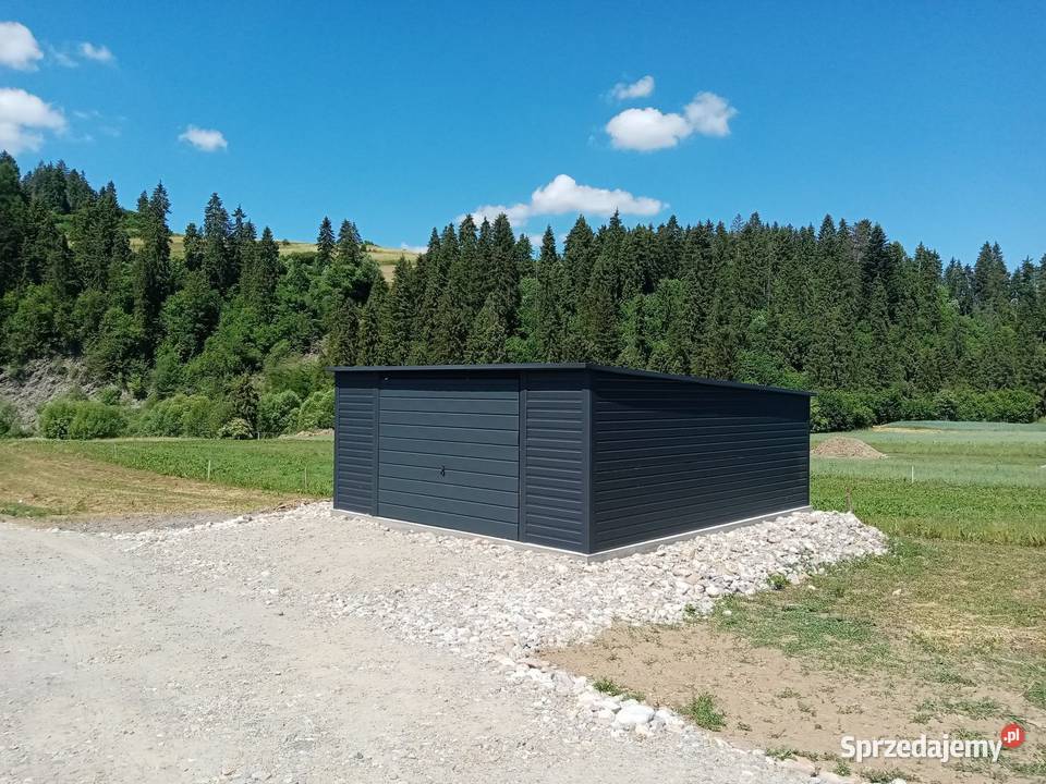 Garaż z płyt warstwowych 4x5 spadek na tył wzór Sandomierz