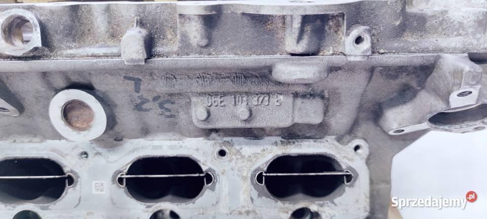 GŁOWICA LEWA AUDI A4 B7 A6 C6 32 FSI 06E103373E Przystajń