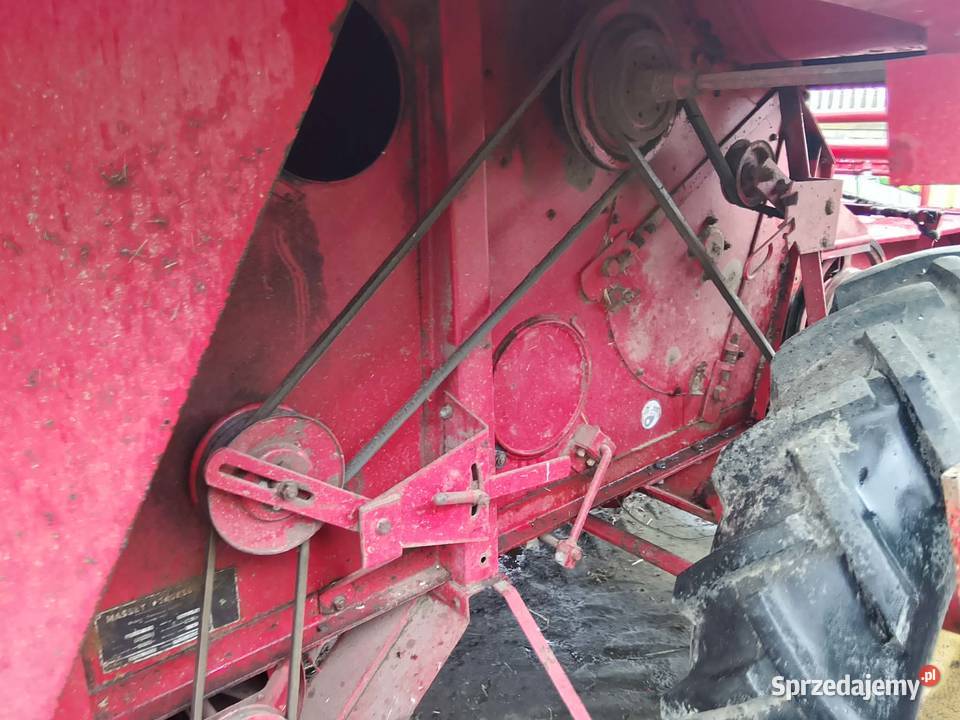 Kombajn zbożowy Massey Ferguson 187 z Skaryszew