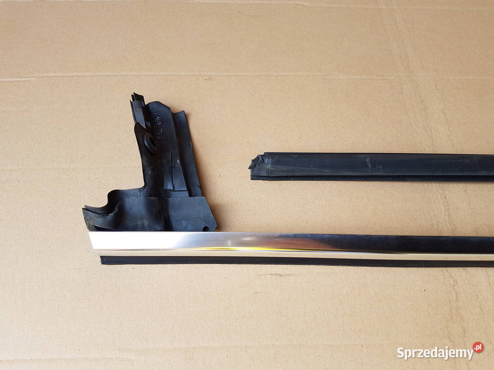 Mercedes CLS w219 listwa uszczelka zgarniająca listwy boczne Karoseria