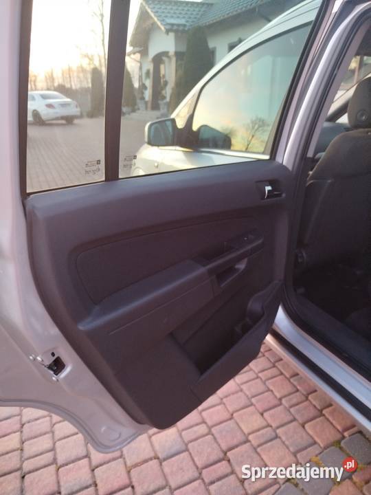 Opel Zafira automat 2012 stan Boruja Nowa