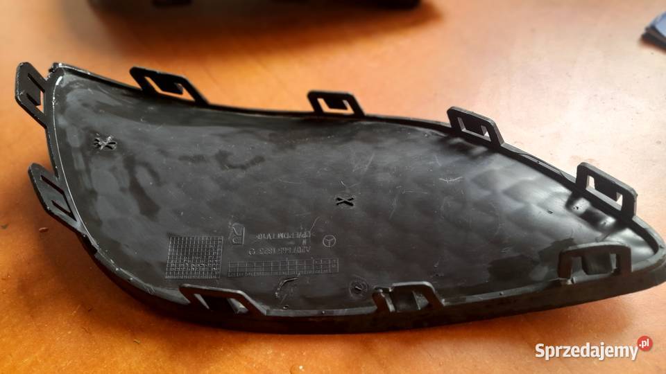 MERCEDES E W207 LIFT KRATKA PRAWA ZDERZAKA Karoseria Goleniów sprzedam