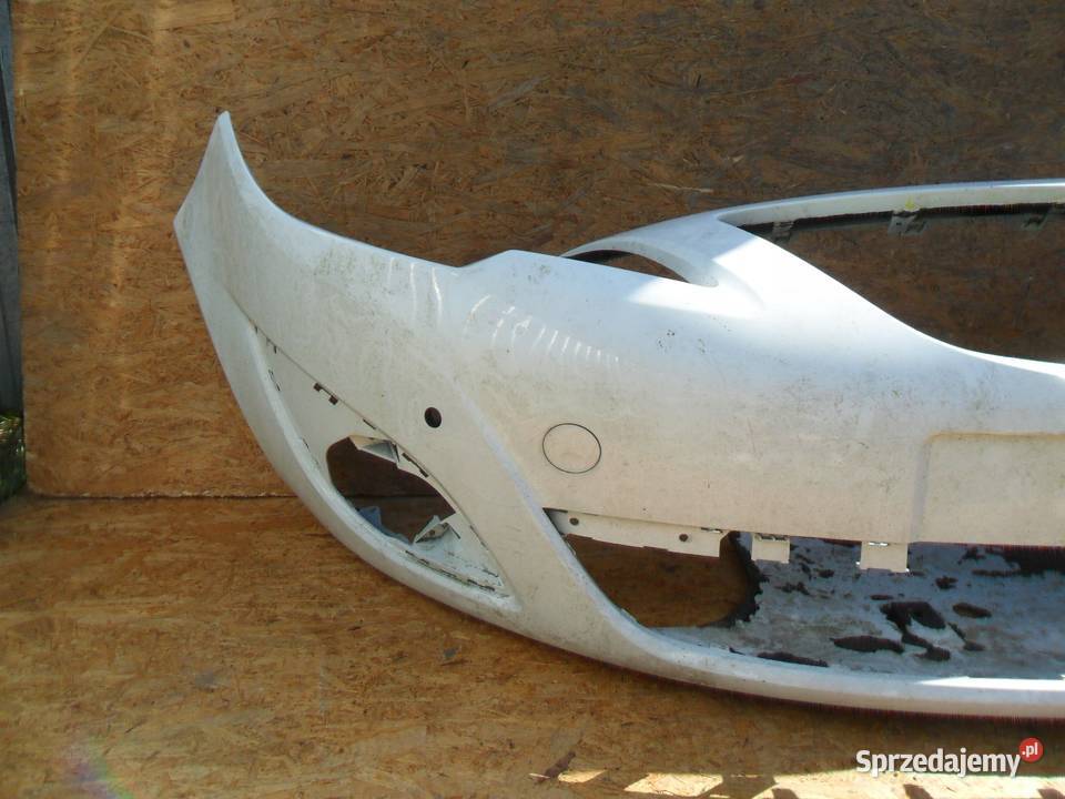 Zderzak przedni Opel Astra J 2009 Nowy Tomyśl