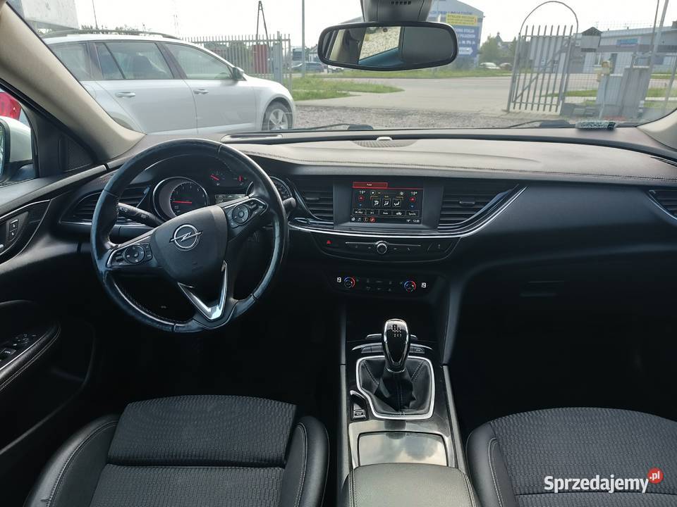 OPEL INSIGNIA GRAND SPORT INNOVATION 16 BENZ 200 manualna Motoryzacja Chełm sprzedam