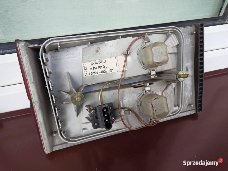 BMW E34 kombi Touring lampa tył tylna w klapę Sieradz