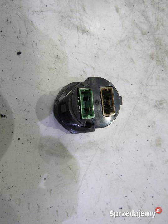 GNIAZDO AUX SUZUKI IGNIS III