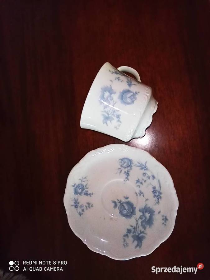 I 8 białych Ze złotym paseczkiem Z syg Bavaria Gdańsk