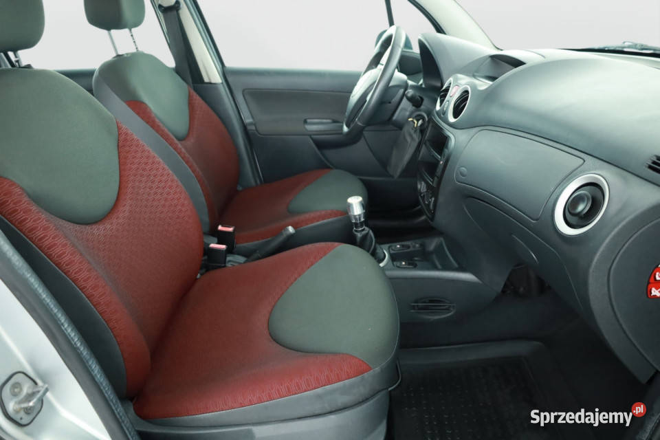 Citroen C3 14 HDi srebrny Bielany Wrocławskie
