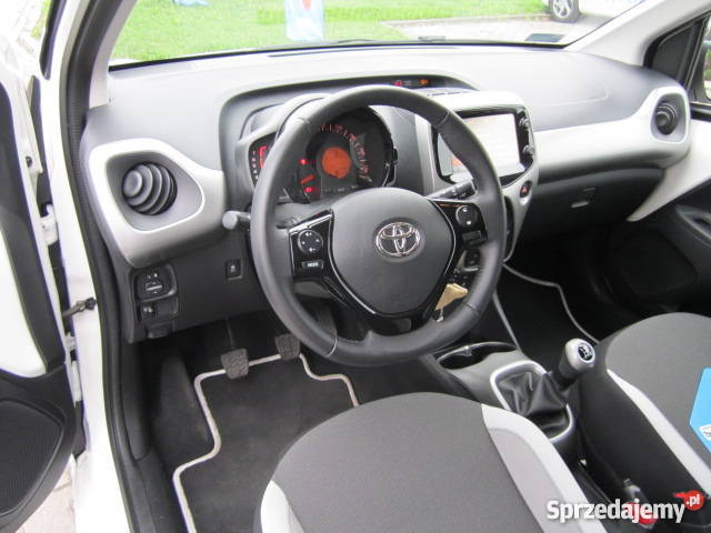 Toyota Aygo 10 benzyna klimatyzacja kamera elektryczne szyby Rzeszów