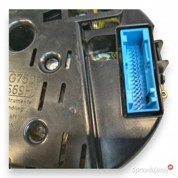 LICZNIK ZEGARY 8l0919880E Audi A3 8L 18 20V 18 T osobowe lubelskie Chełm