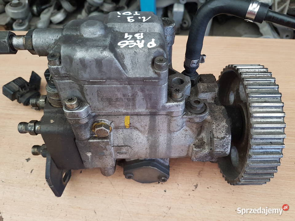 VW PASSAT B4 19 TDI POMPA WTRYSKOWA 028130100H