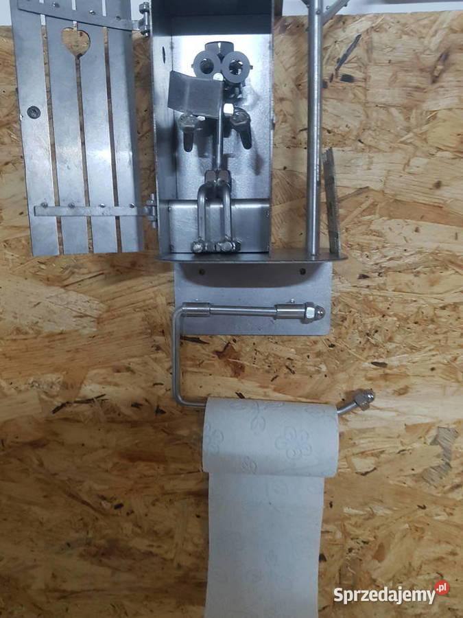 FIGURKA Z METALU WC GAZETA Z ROLKĄ NA PAPIER Głogowa