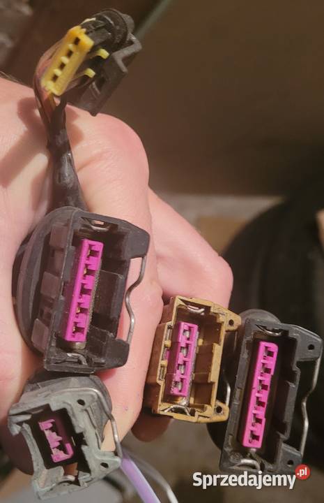 Kostki magistrale wtyczki oświetlprzewody wody wyposażenie elektryczne Sejny sprzedam