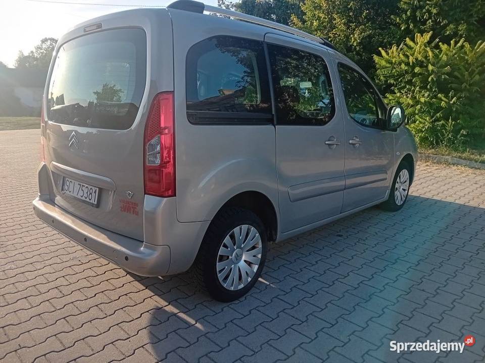 Berlingo multispace 16 hdi 90 mały przebieg Rok produkcji 2010 Świdnik sprzedam