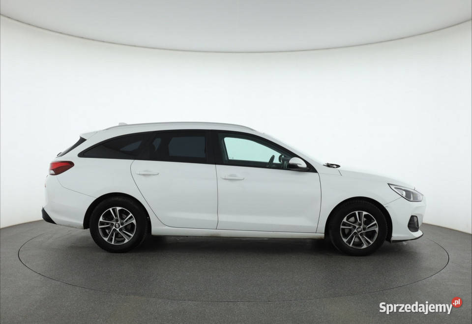 Hyundai i30 14 TGDI relingi dachowe sprzedam