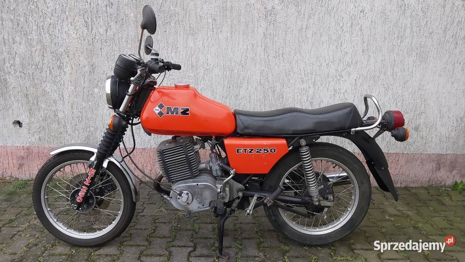 Motocykl MZ ETZ 250 w oryginalnym lakierowaniu.