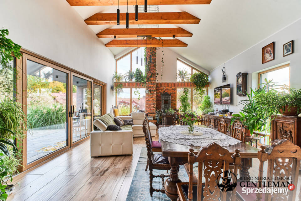 sprzedaży domu wolnostojącego Kostkowo 250m2 pomorskie sprzedam