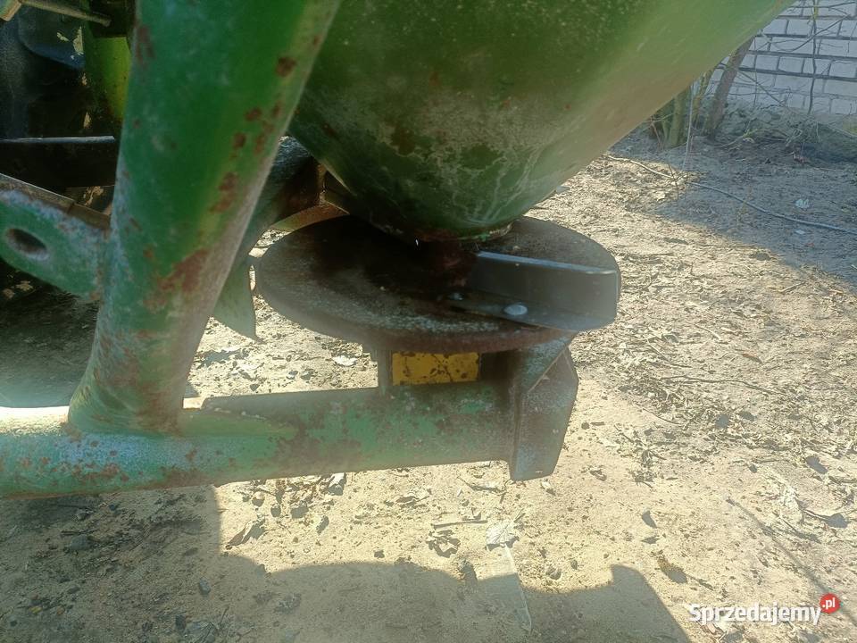 Rozsiewacz dwu talerzowy Amazone 1518m Maszyny rolnicze