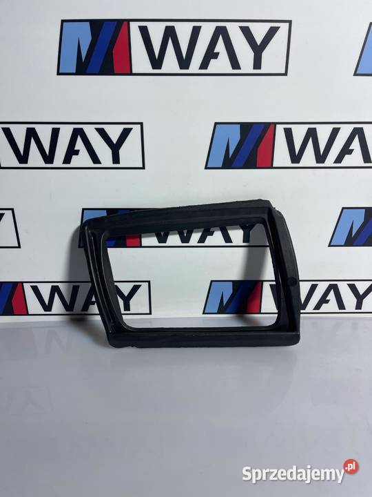 BMW F30 M3 F80 USZCZELKA RAMKA HEAD UP HUD
