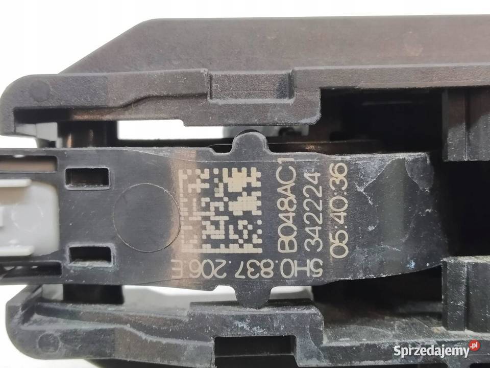 KLAMKA ZEWNĘTRZNA PRAWA TYŁ SZARA 5H0837886C osobowe
