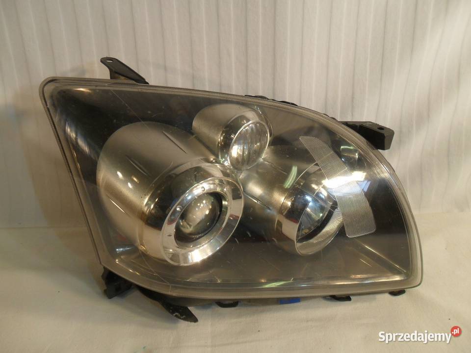 LAMPA PRAWY PRZÓD REFLEKTOR XENON EU TOYOTA Nowy Tomyśl