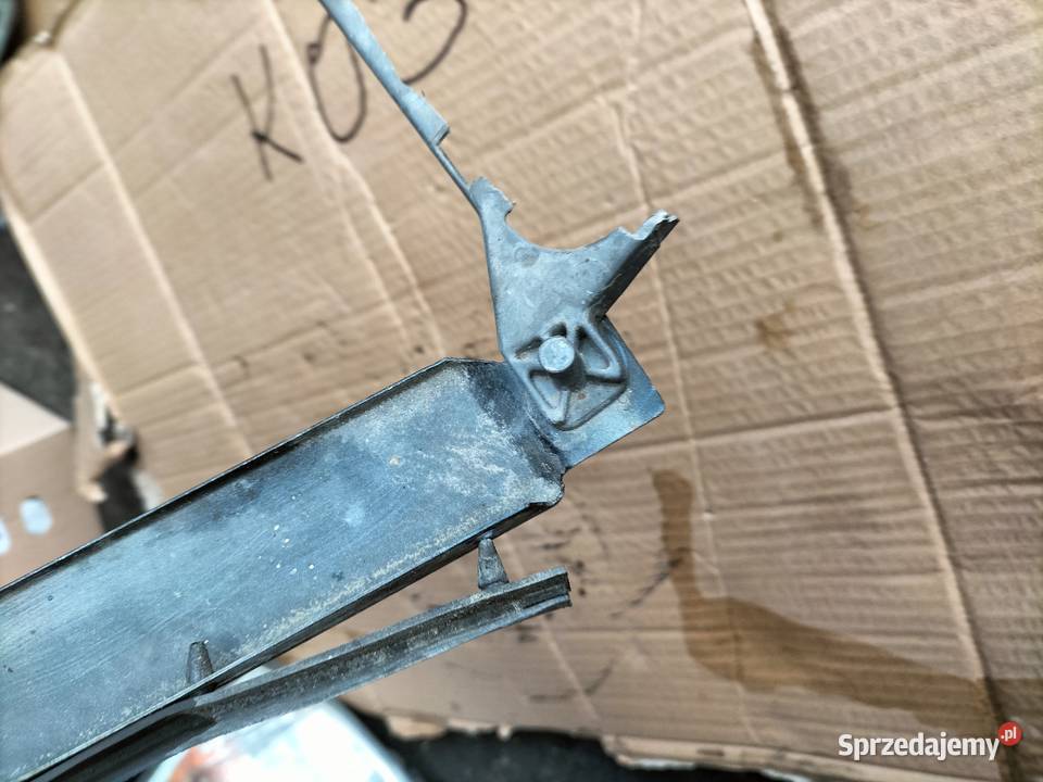 LISTWA POD LAMPE MERCEDES W124 Kamień-Kolonia