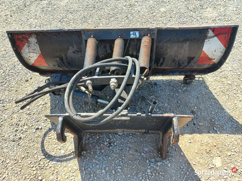 Pług do odśnieżania 135 hydrauliczny skręt stand Odśnieżarki opolskie Bzinica Nowa