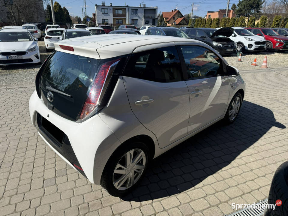 Toyota Aygo Rezerwacja II 2014 ESP Orzech