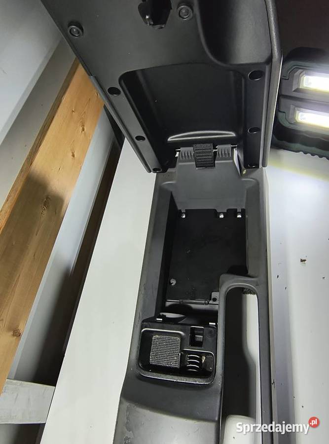 Tunel środkowy konsola podlokitnik 9872 lift Części samochodowe Bieliny