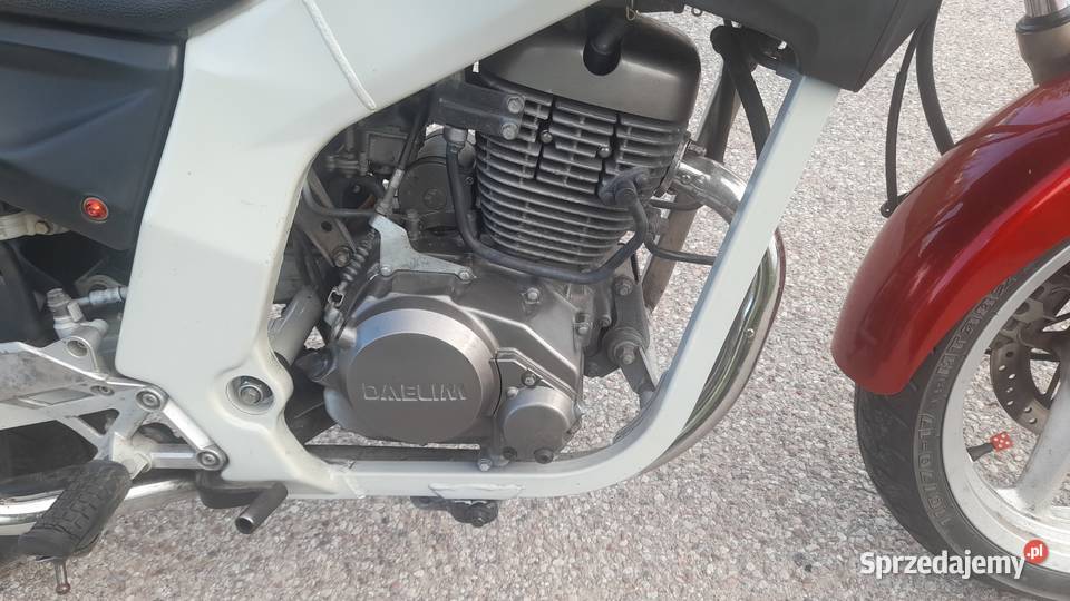 Daelim Roadwin 125 stan