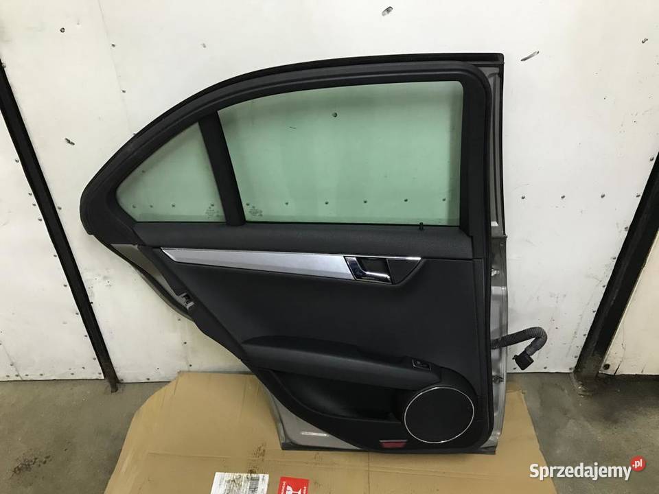 Boczek tapicerka lewy przód i tył Mercedes W204 Rąty sprzedam