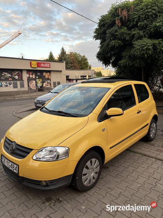 VW Fox 2007 uszkodzony silnik do naprawy na żółty