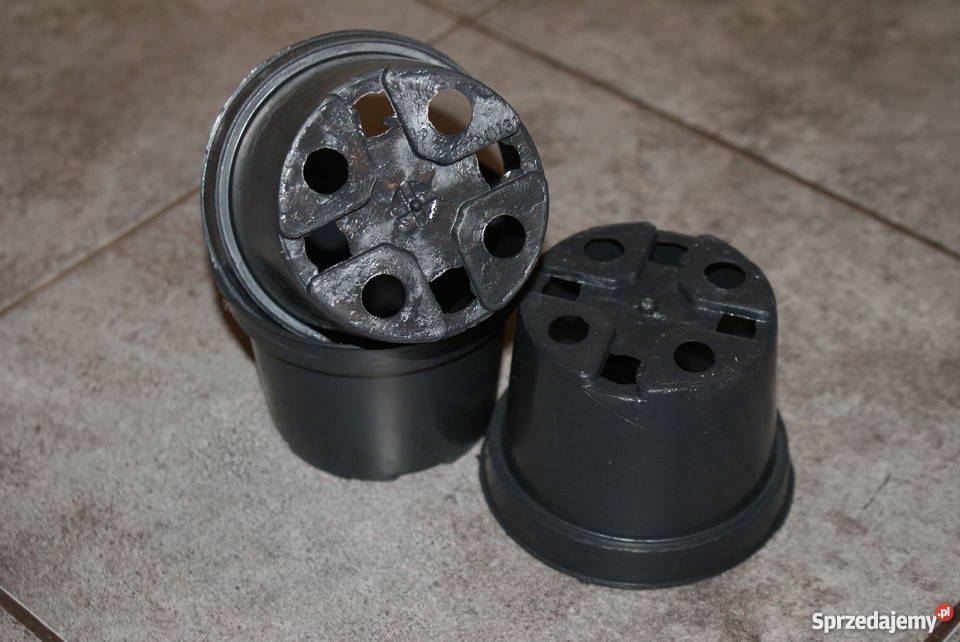 Doniczki produkcyjne śr 9 03L 12 czarne 9gr Siewierz