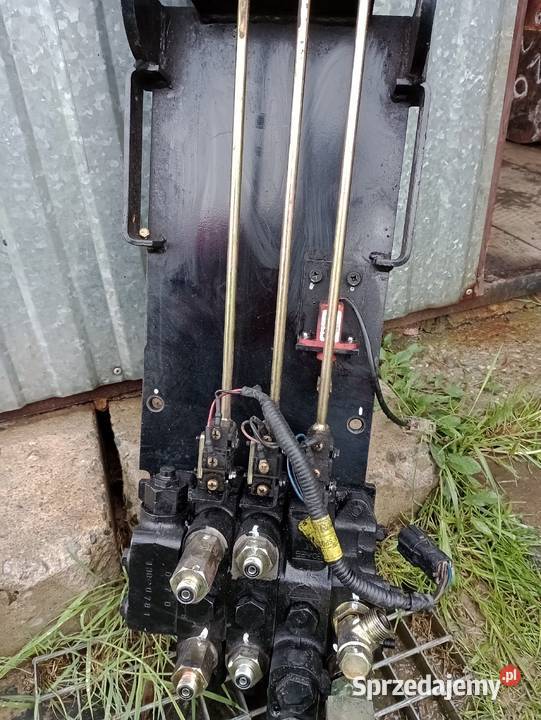Rozdzielacz hydrauliczny Hyundai wózek widłowy Bobrek