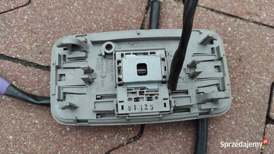 Toyota Yaris II lampka podsufitki Otwock