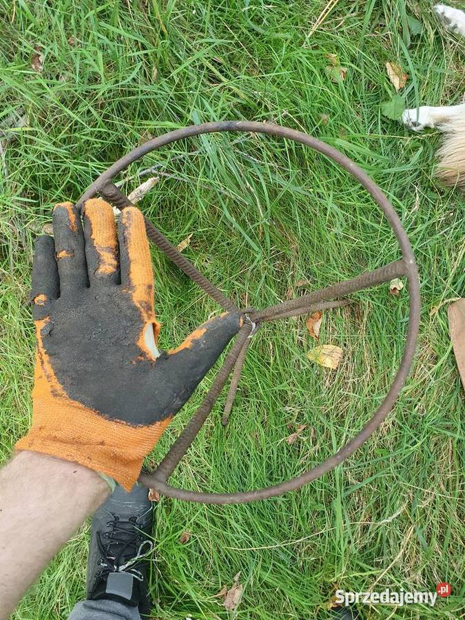 Stojak stelaż trójnóg żeliwny okrągły na kwiaty