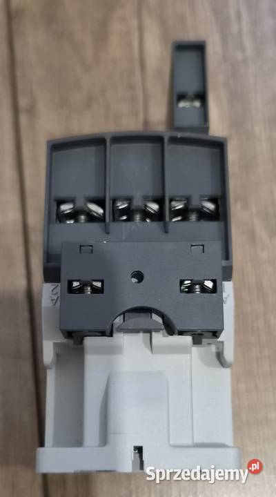Stycznik ABB AF30300011 3P 3NO cewka 2460V ACDC Pozostałe Leśniewo