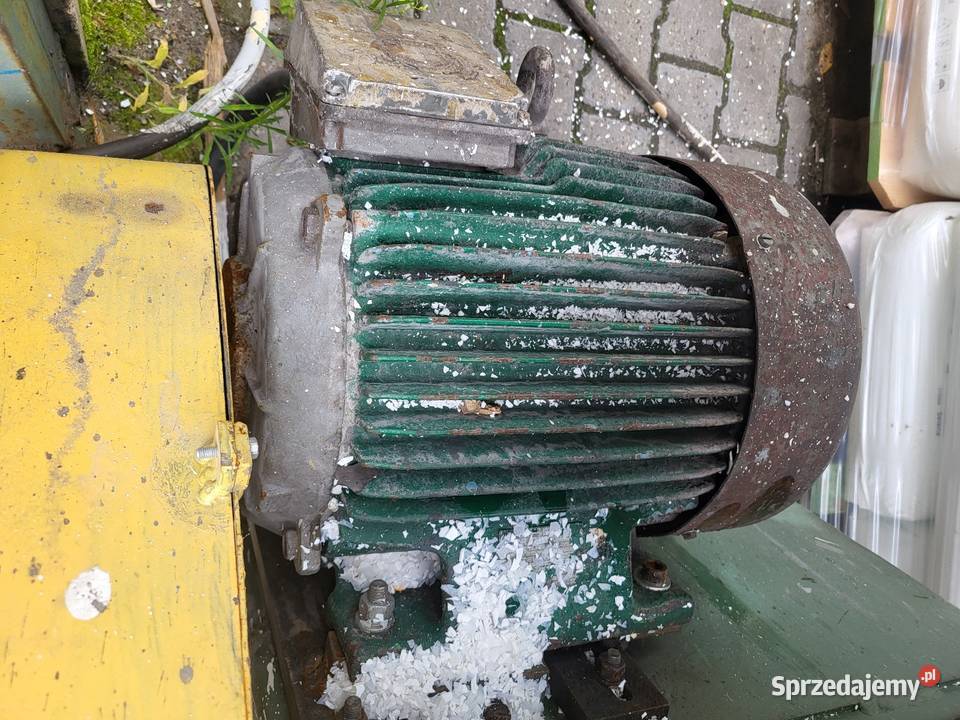 Młyn do tworzyw sztucznych z odciągiem tworzywa Produkcja sprzedam