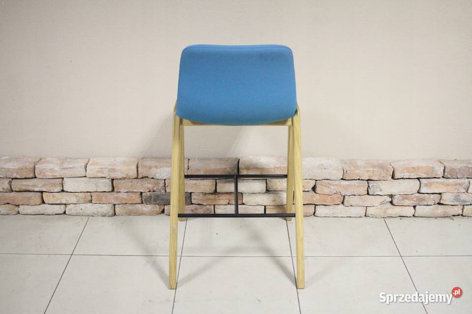 Piękne hokery Naughtone Góra