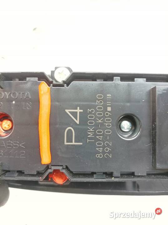 PRZEŁĄCZNIK SZYB LEWY PRZÓD 84040K0030 Toyota Rok produkcji 2020 sprzedam