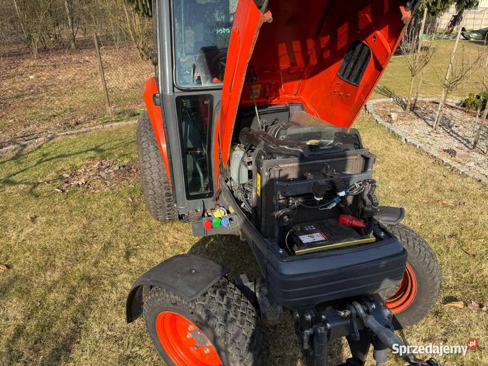 Kubota STV 4x4 ciągnik traktor komunalny Częstochowa sprzedam