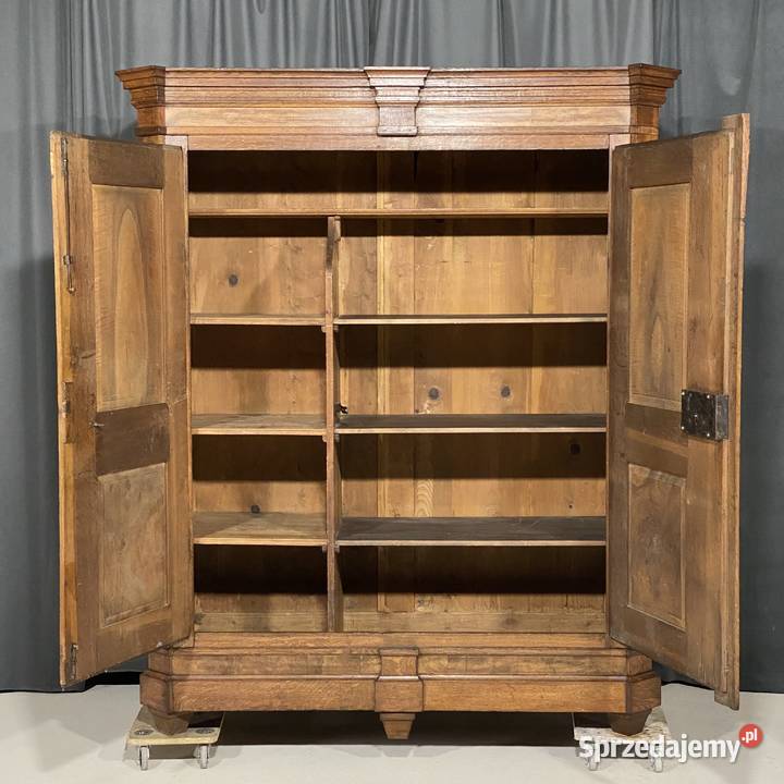 Antyczna szafa dwudrzwiowa z intarsjami I poł Meble Budno
