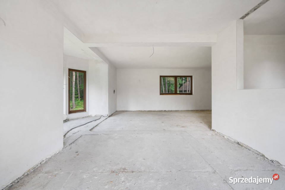 Sprzedaż domu wolnostojącego Gościcino 1479m2 stan surowy zamknięty